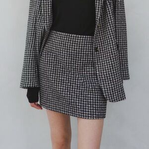 H&M Black and White Houndstooth Mini Skirt